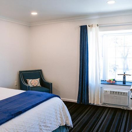 Napa Valley Hotel & Suites Экстерьер фото