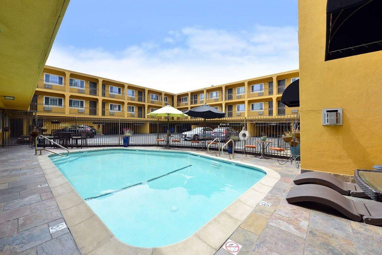 Napa Valley Hotel & Suites Экстерьер фото