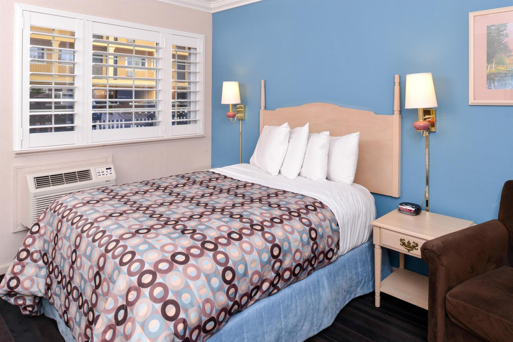 Napa Valley Hotel & Suites Экстерьер фото