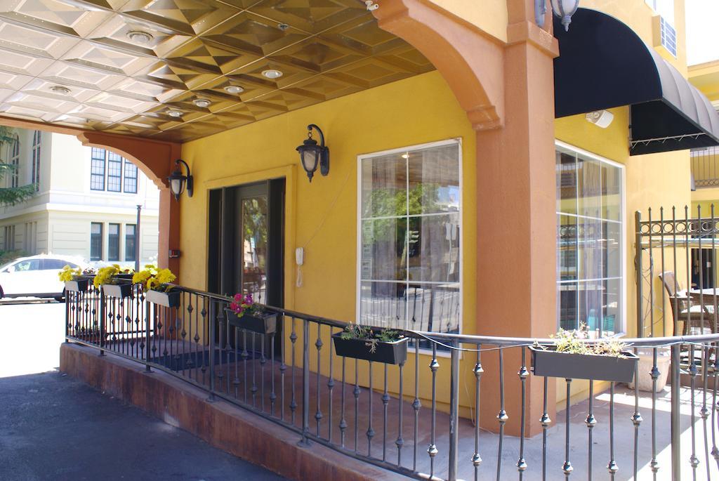 Napa Valley Hotel & Suites Экстерьер фото